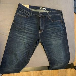 Abercrombie & Fitch Dark-wash Jeans (W34, L32)